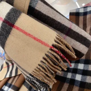 Burberry বেইজ কালো নোভা চেক প্যাটার্ন টুইস্টেড ফ্রিঞ্জ হেম ক্যাশমিয়ার স্কার্ফ