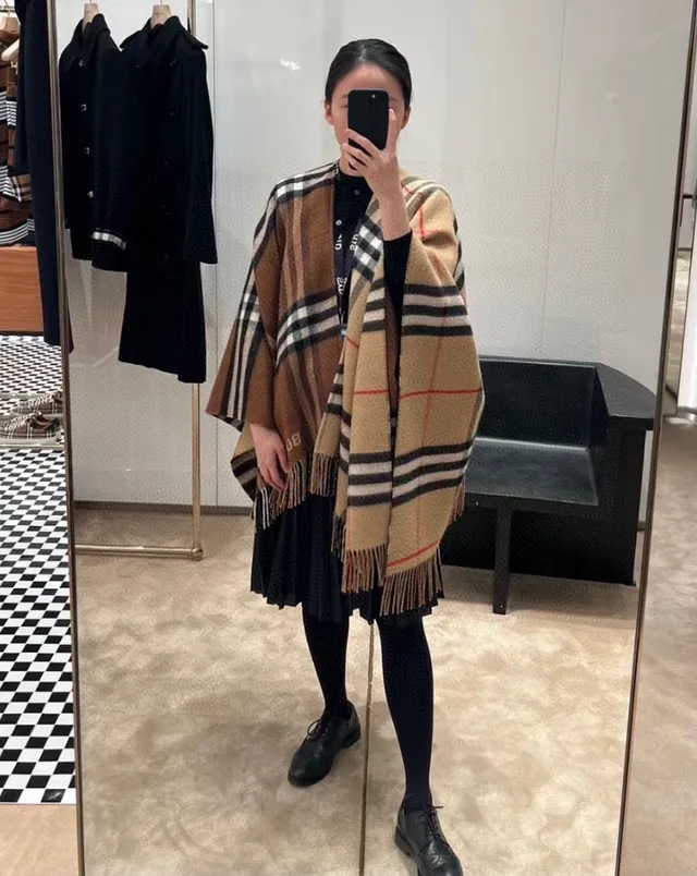 Burberry Beige Noir Nova Check Pattern Ourlet Franges Tordues Écharpe Cachemire 3