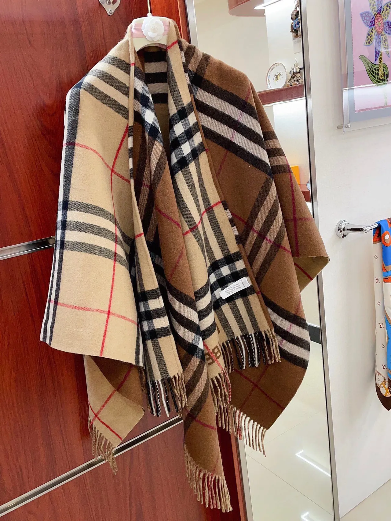 Burberry Beige Noir Nova Check Pattern Ourlet Franges Tordues Écharpe Cachemire 4
