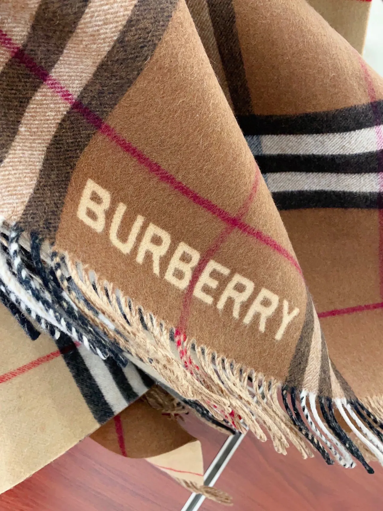 Burberry Beige Noir Nova Check Pattern Ourlet Franges Tordues Écharpe Cachemire 7