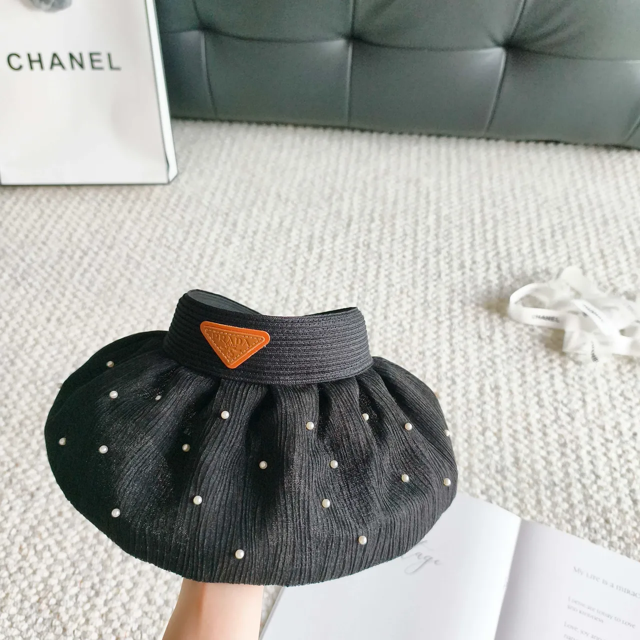 Burberry Beige Noir Matière tissée style paille Motif à carreaux Bordure Chapeau bucket 2