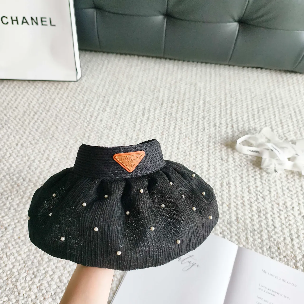Burberry Beige Noir Matière tissée style paille Motif à carreaux Bordure Chapeau bucket 3