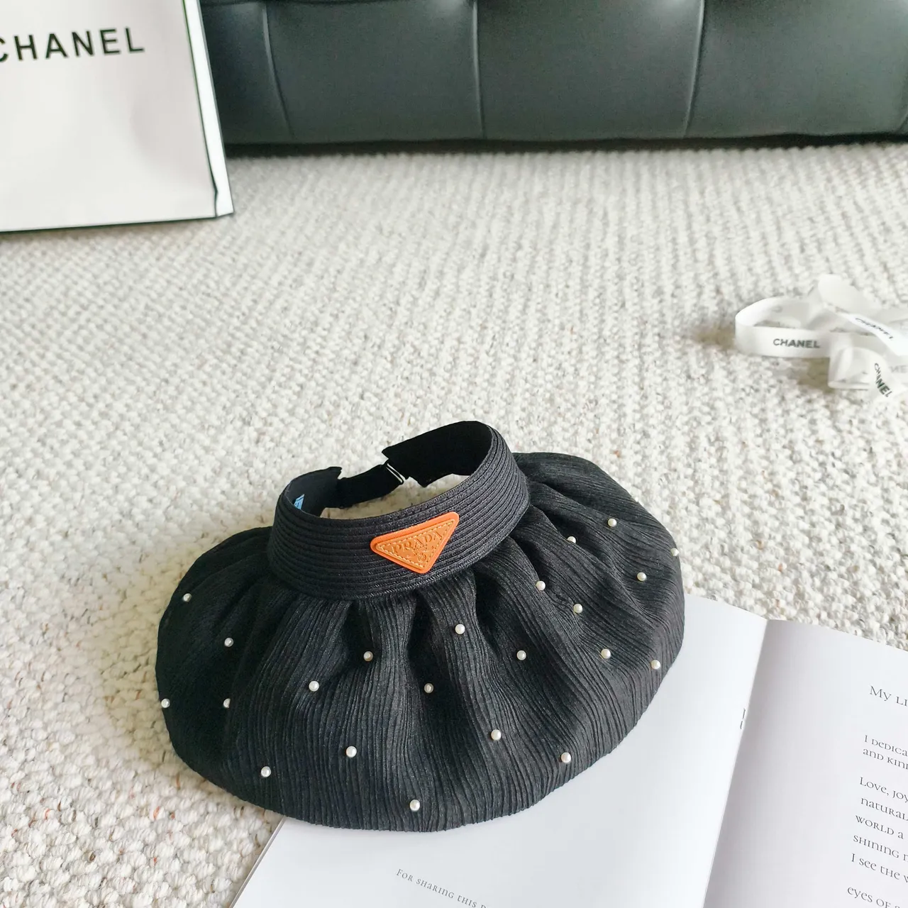 Burberry Beige Noir Matière tissée style paille Motif à carreaux Bordure Chapeau bucket 5