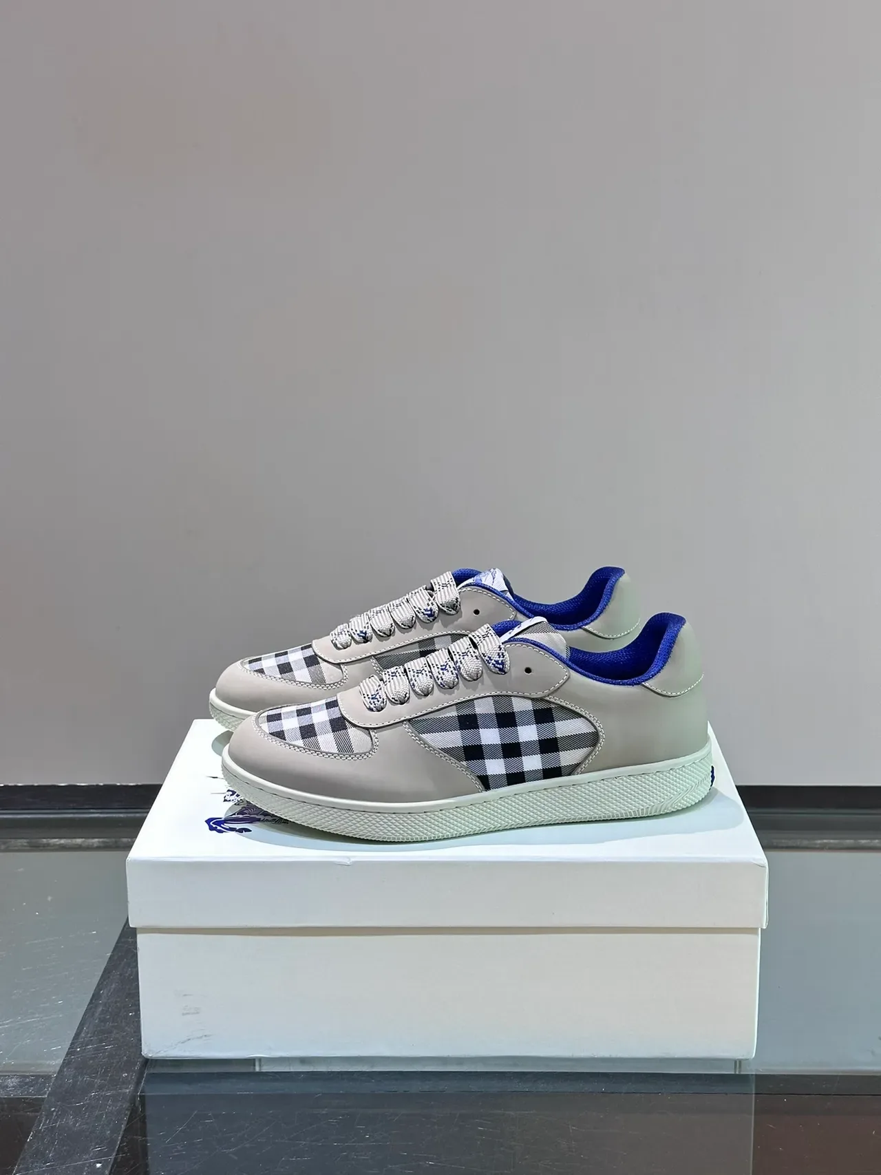 Burberry Beige Blue Low-Top Leather Upper Lifestyle Sneakers 5