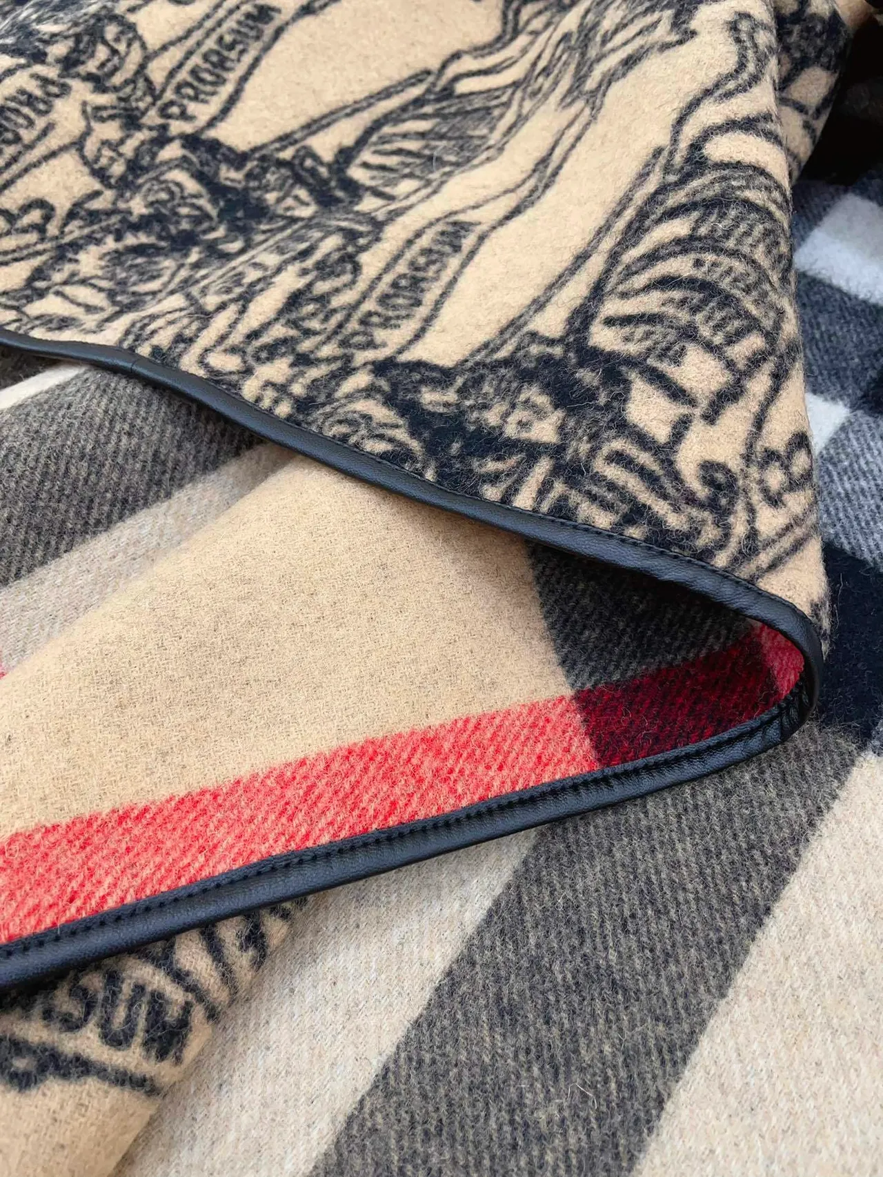 Burberry भूरा लाल चेक-প্যাটার্নড ক্যাশমিয়ার স্কার্ফ 9