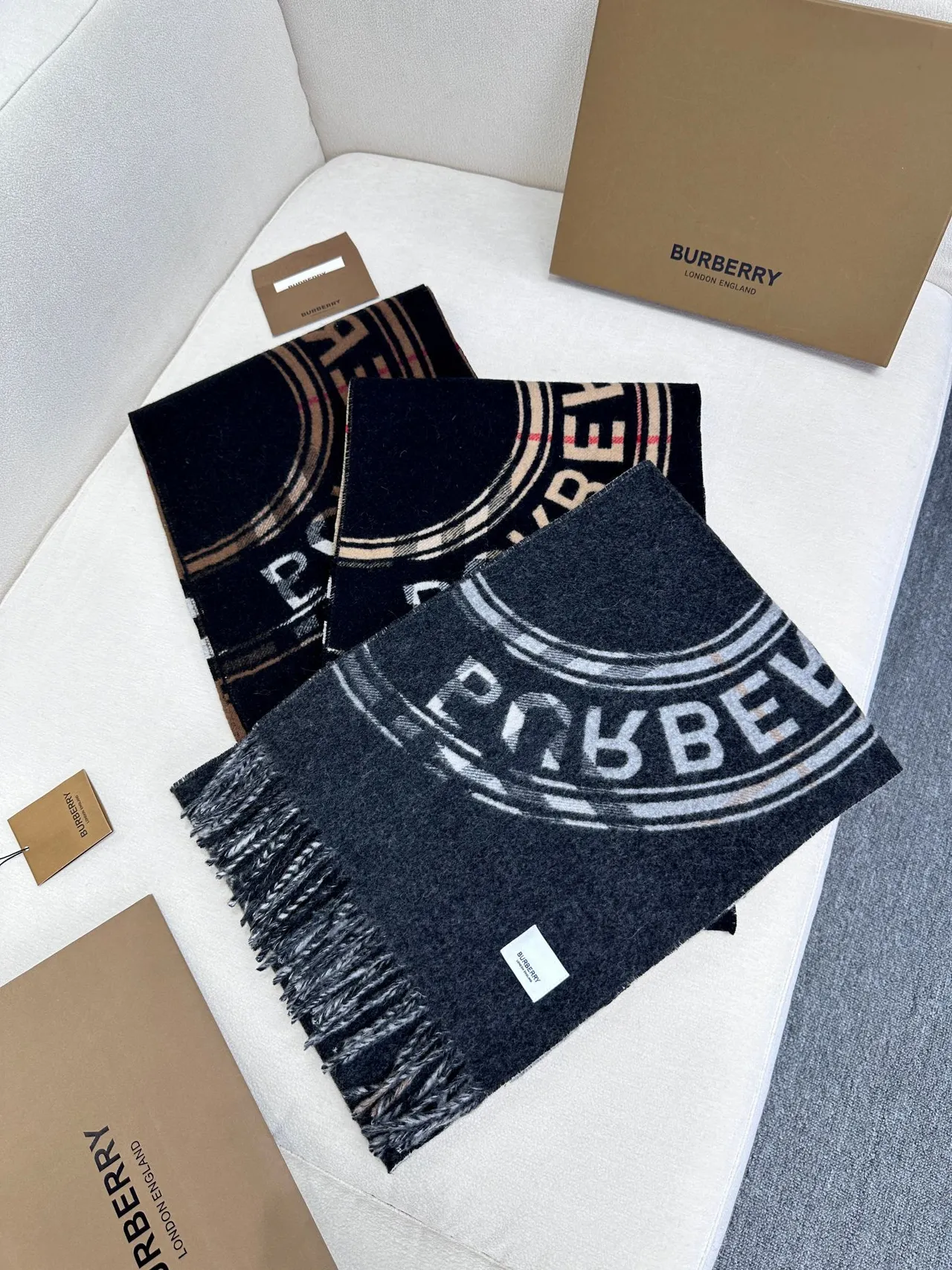 Burberry أسود بيج سوليد فيلد شيك باترن فرنج وشاح كشمير 6
