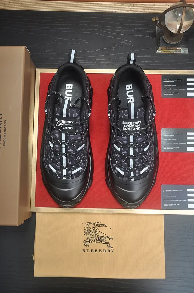 Burberry Negro Gris Monogram-Impreso Superior Oversized Suela Rugged Chunky Sneakers 5