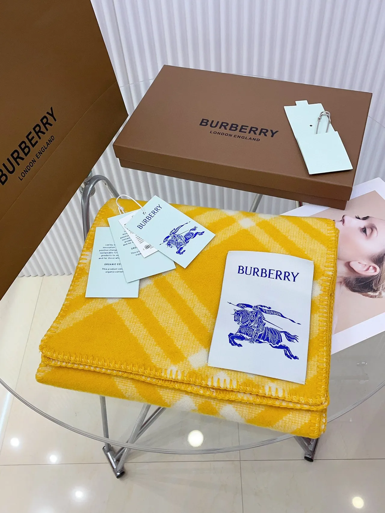Burberry Check Écharpe en Cachemire Jaune et Blanc 7