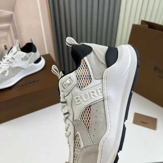 Burberry Tênis Chunky Cinza Sola Preta Parte Superior Mista Camurça e Malha 3