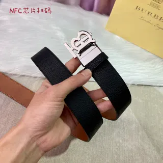 Burberry Knight কালো বাদামী দানাযুক্ত চামড়ার উল্টানো যায় এমন বেল্ট