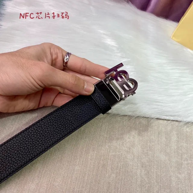 Burberry Knight Black Brown Pebbled Reversible Leather Belt 2