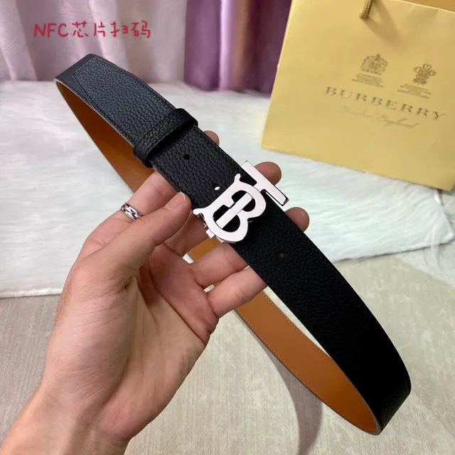 Burberry Knight Black Brown Pebbled Reversible Leather Belt 3