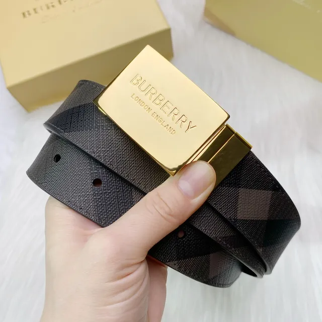 Burberry Knight কালো সোনালি মসৃণ আয়তক্ষরী বকল চামড়ার বেল্ট 4