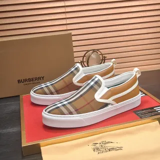 Burberry Knight Check Pattern एक नज़र में पहनने वाले जीवनशैली स्नीकर