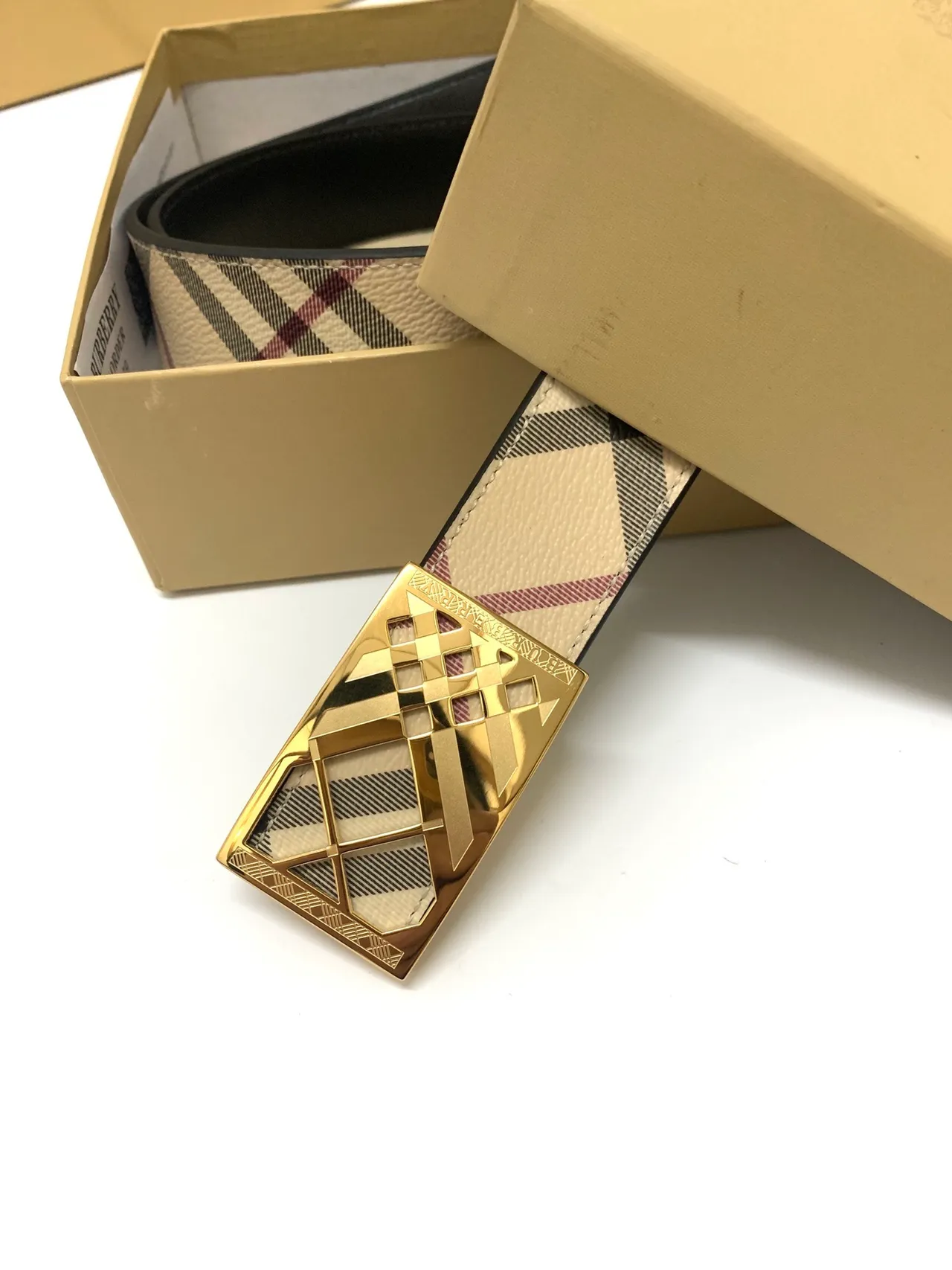 Burberry Chevalier Maison Carreaux Ceinture en Cuir Dorée 4