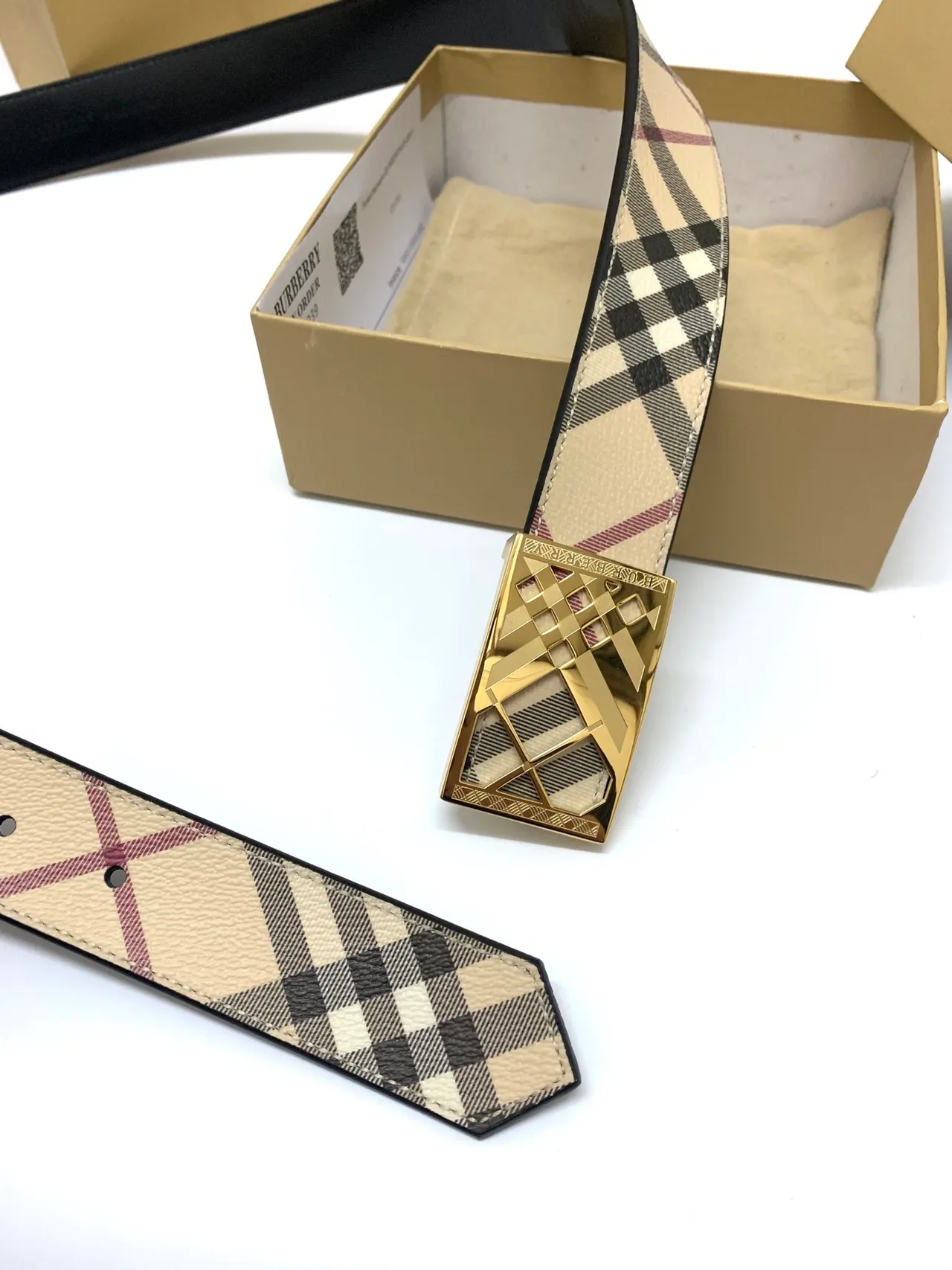 Burberry Chevalier Maison Carreaux Ceinture en Cuir Dorée 5
