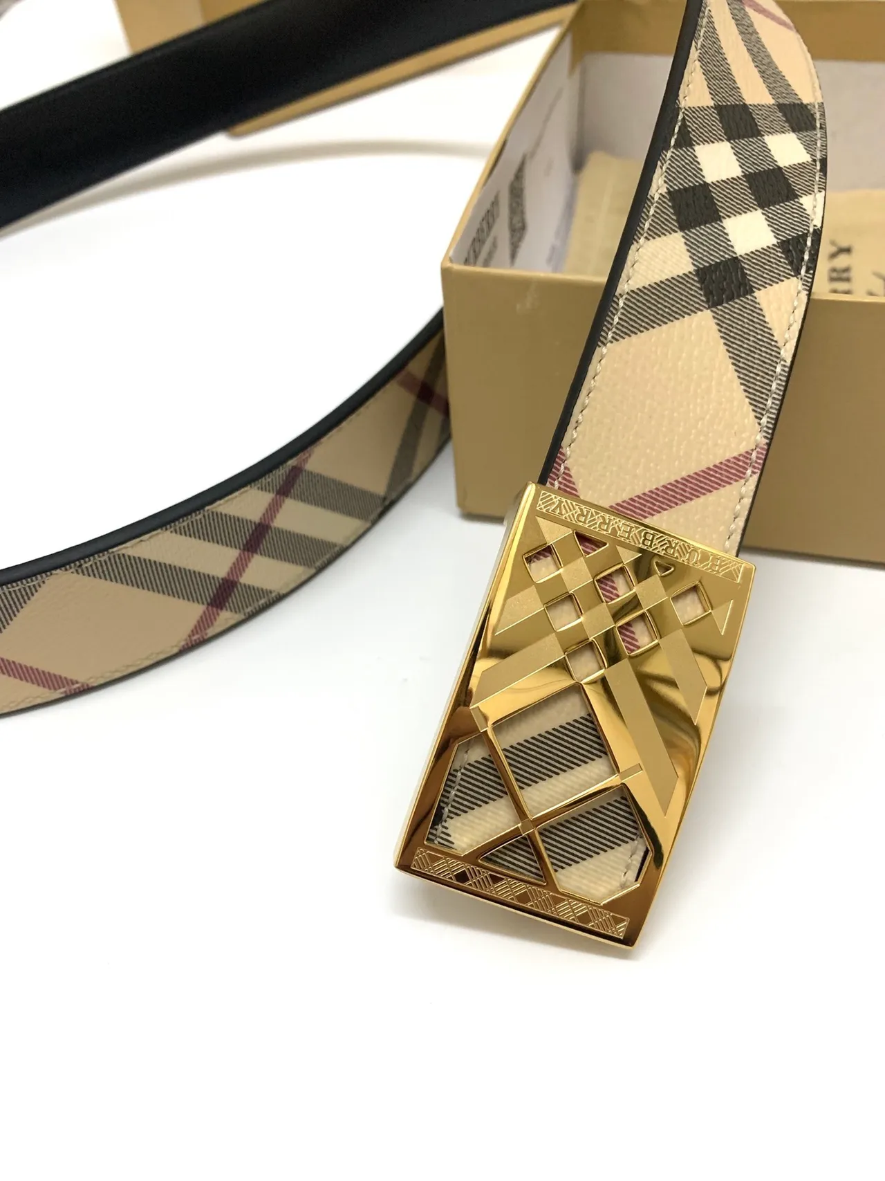 Burberry Chevalier Maison Carreaux Ceinture en Cuir Dorée 6