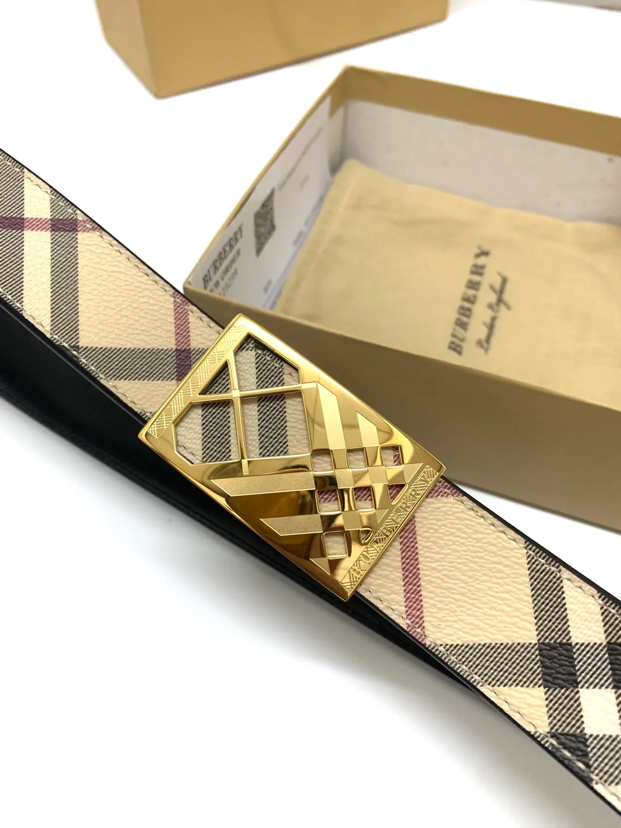 Burberry Chevalier Maison Carreaux Ceinture en Cuir Dorée 8
