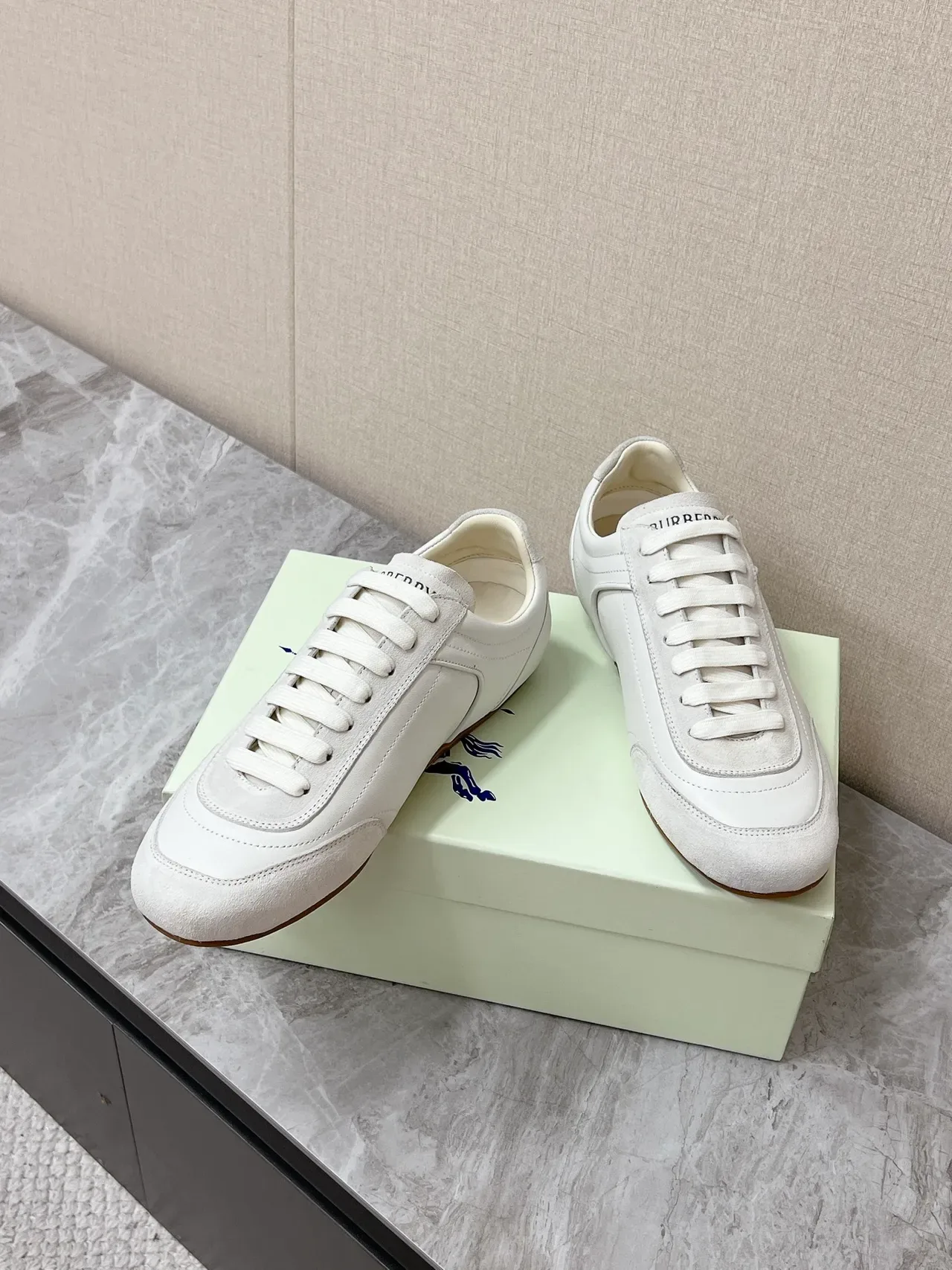 Burberry Knight Chaussures lifestyle blanches en cuir-suede hybride 4