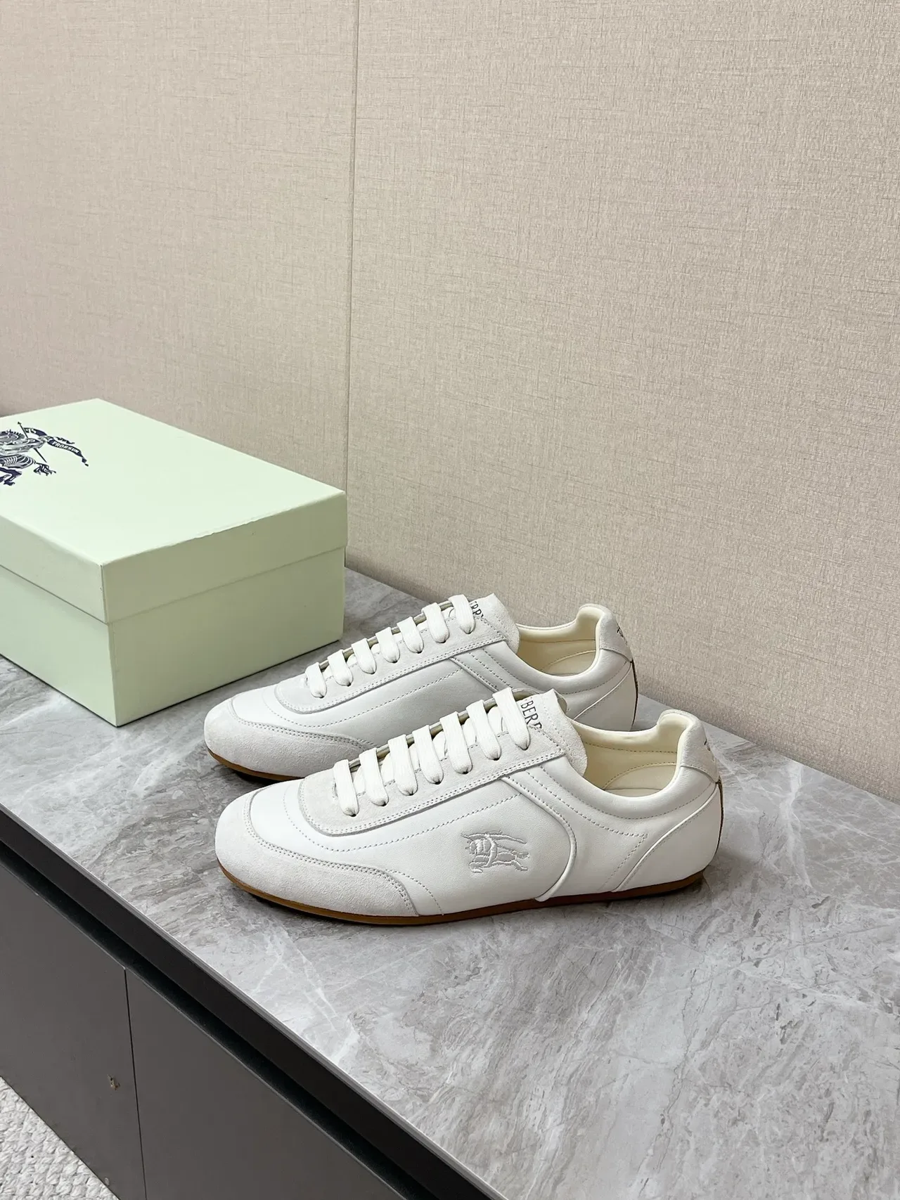 Burberry Knight Chaussures lifestyle blanches en cuir-suede hybride 5