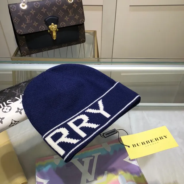Burberry Logo-Band Knit Gray Black Cuff Beanie 3
