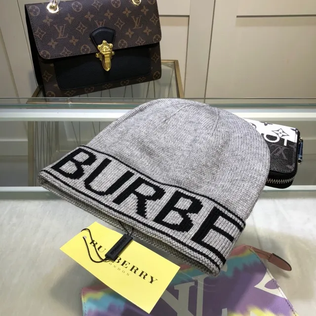 Burberry Logo-Band Knit Gray Black Cuff Beanie 4