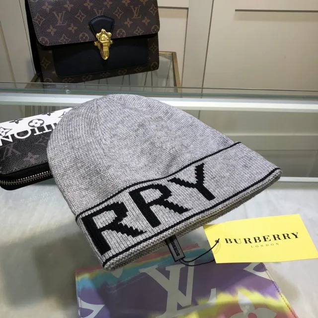 Burberry Logo-Band Knit Gray Black Cuff Beanie 5