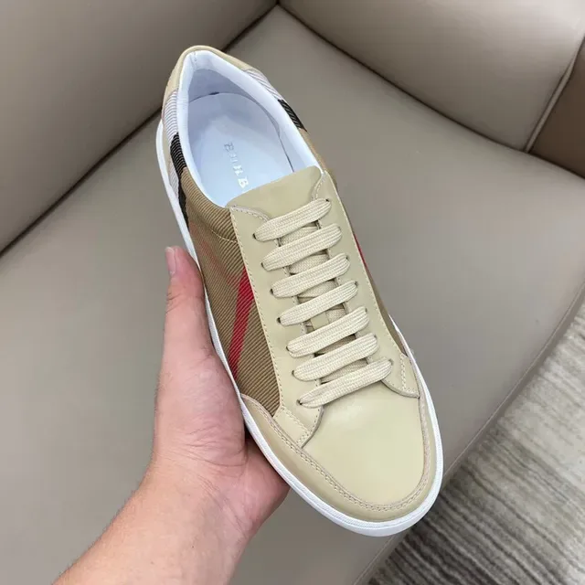 Burberry Lola Chaussures Lifestyle Silhouette Low-Top Beige Panneau Latéral Red House Check 4