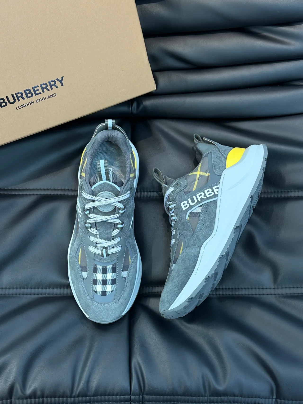 Burberry Lola Gris et Jaune House Check Chunky Sneakers 4