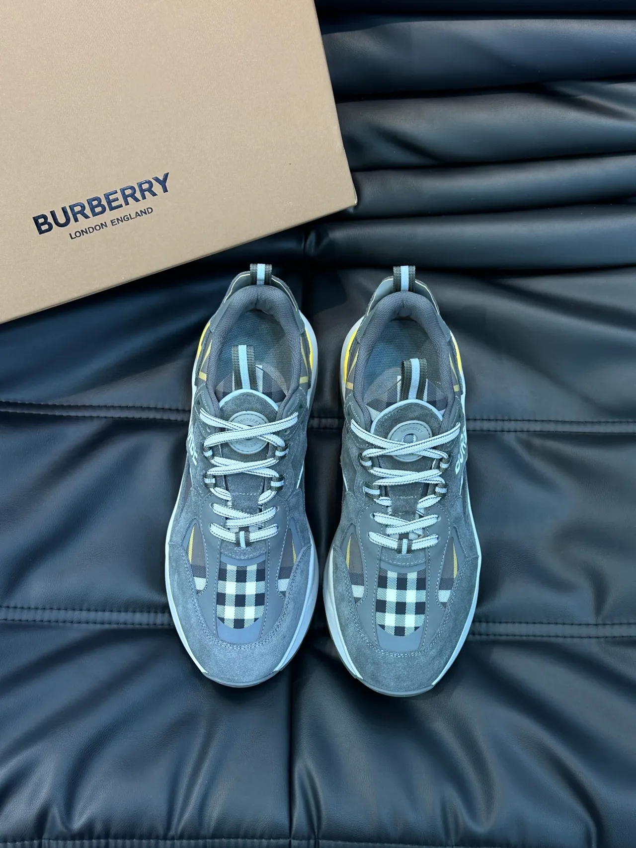 Burberry Lola Gris et Jaune House Check Chunky Sneakers 5