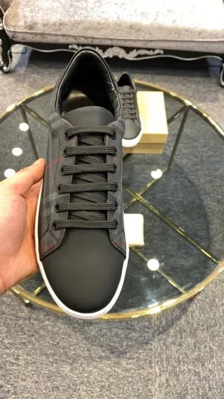 Burberry pata de gallo et noir sneakers lifestyle 2