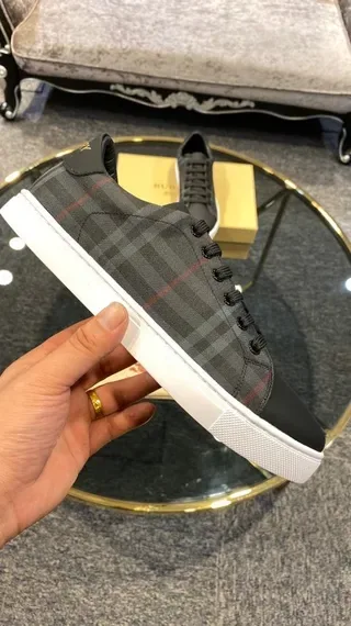 Burberry pata de gallo et noir sneakers lifestyle 8