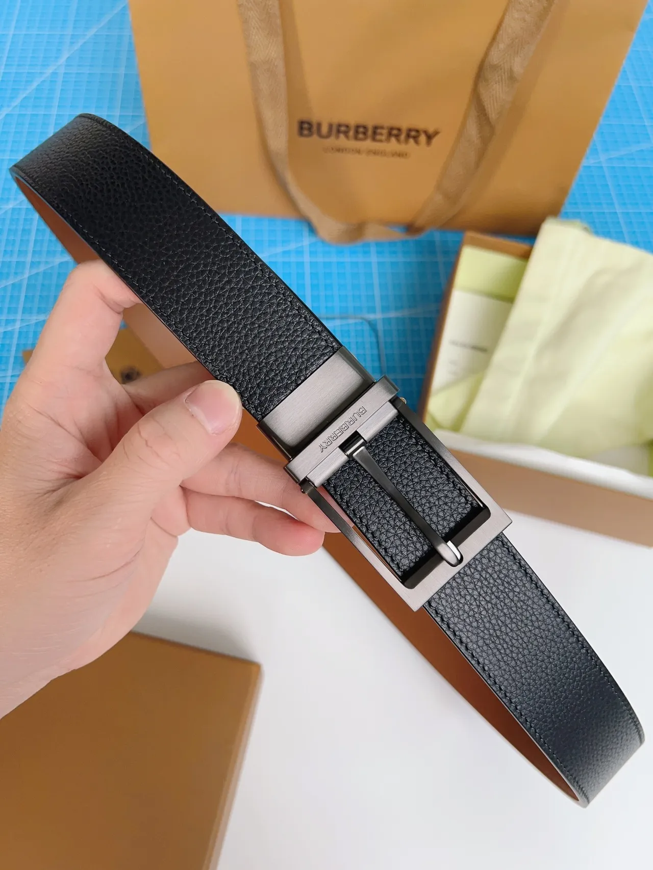 Burberry Reversible Buckle Black Pebbled Leather Belt 9