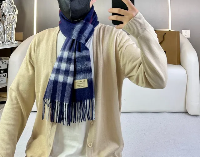 Burberry Reykjavik Noir Nova Check bufanda de cachemira 2