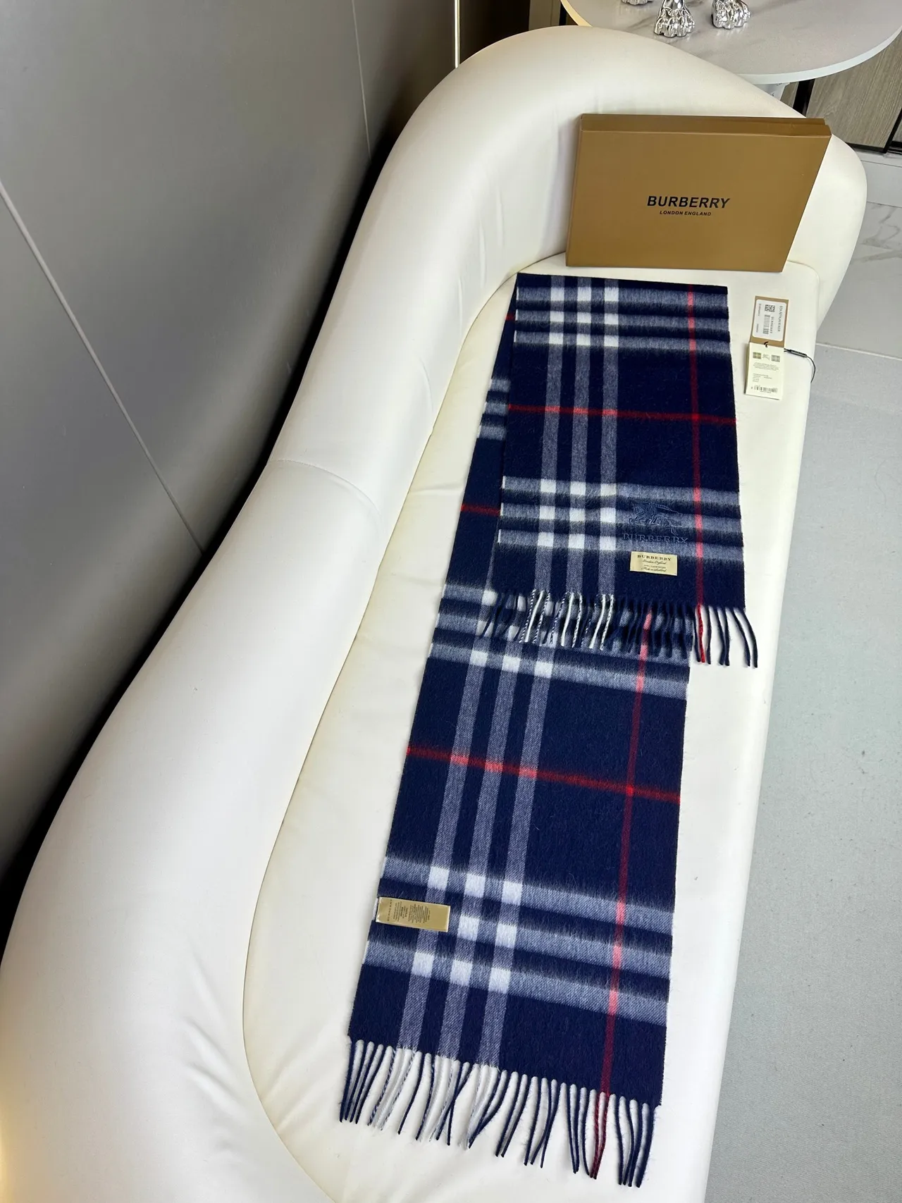 Burberry Reykjavik Noir Nova Check bufanda de cachemira 7