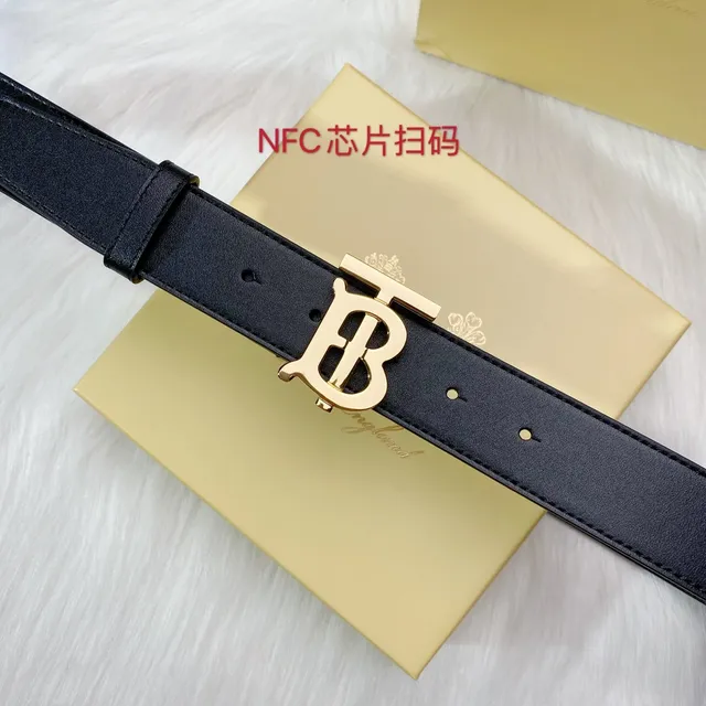 Burberry TB Belt Cinto Preto Dourado Liso Monograma Fivela Couro 4