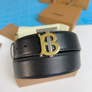 Burberry TB Belt काला सोना टेक्स्चर्ड ग्रेन इंटरलॉकिंग बकल चमड़े का बेल्ट