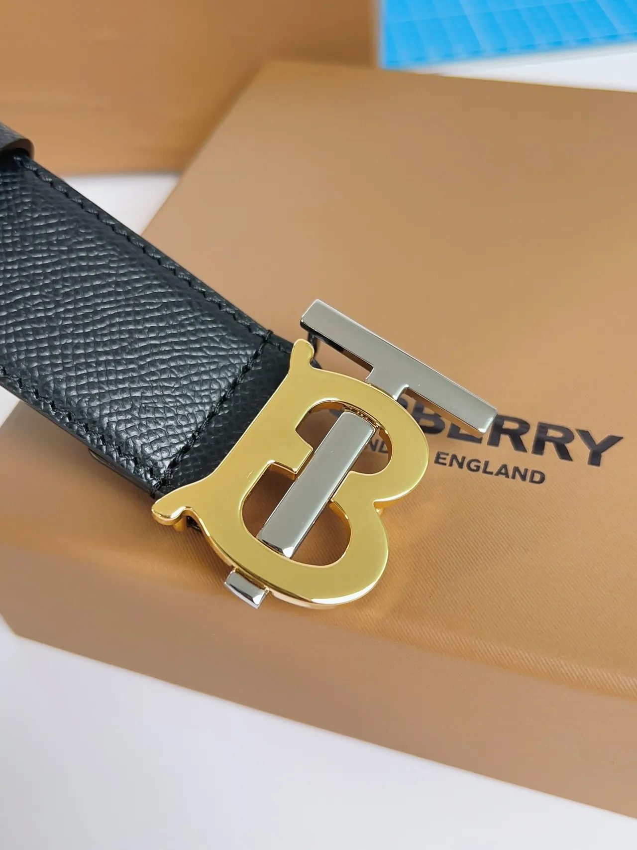 Burberry TB Belt Preto Dourado Grão Texturizado Fivela Intertravada Cinto de Couro 6