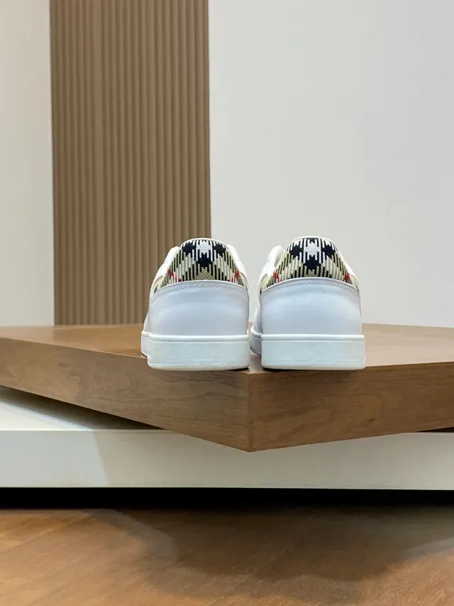 Burberry Blanc Beige Minimaliste Cuir Imprimé à Carreaux Étiquette de Talon Sneakers Lifestyle 3
