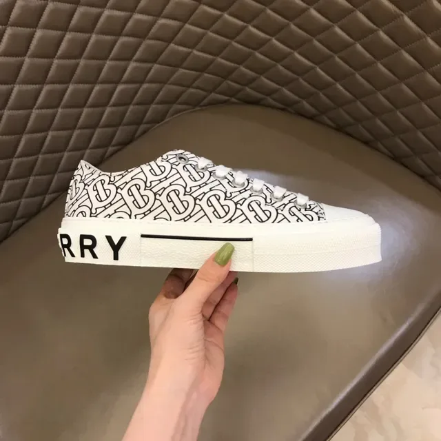 Burberry Blanc et Noir Monogram-Print Toile Semelle Plateforme Lifestyle Sneakers 4