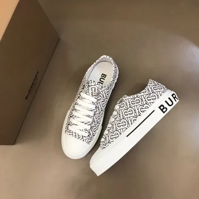 Burberry Blanc et Noir Monogram-Print Toile Semelle Plateforme Lifestyle Sneakers 9