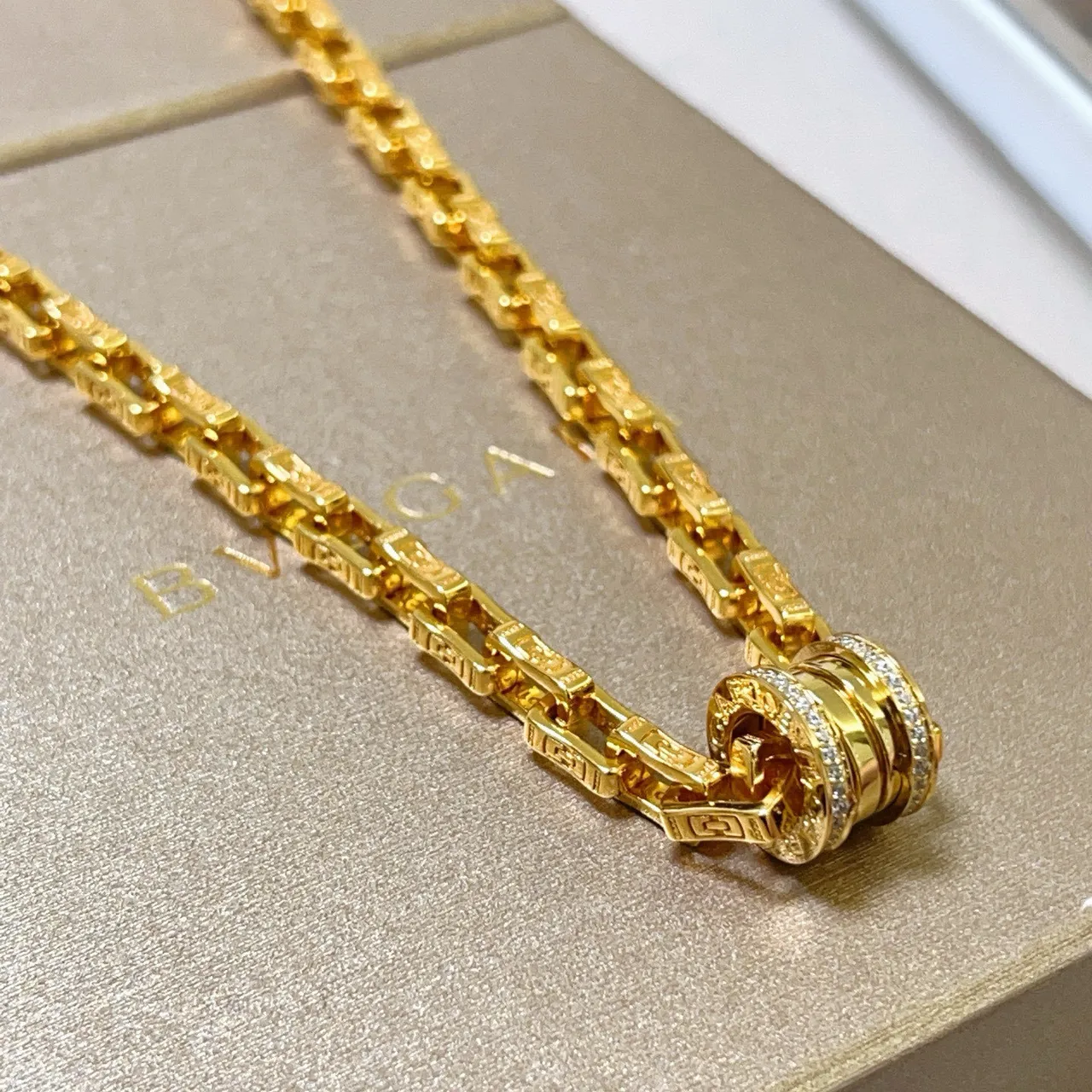 Bvlgari B.zero1 Corrente de ouro e prata com elos de chave grega entalhados colar 6