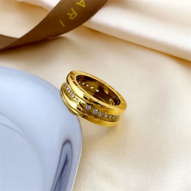 Bvlgari B.zero1 Bague en Or et Argent avec Logo Gravé sur la Bande Pavé-Set Pierres 3