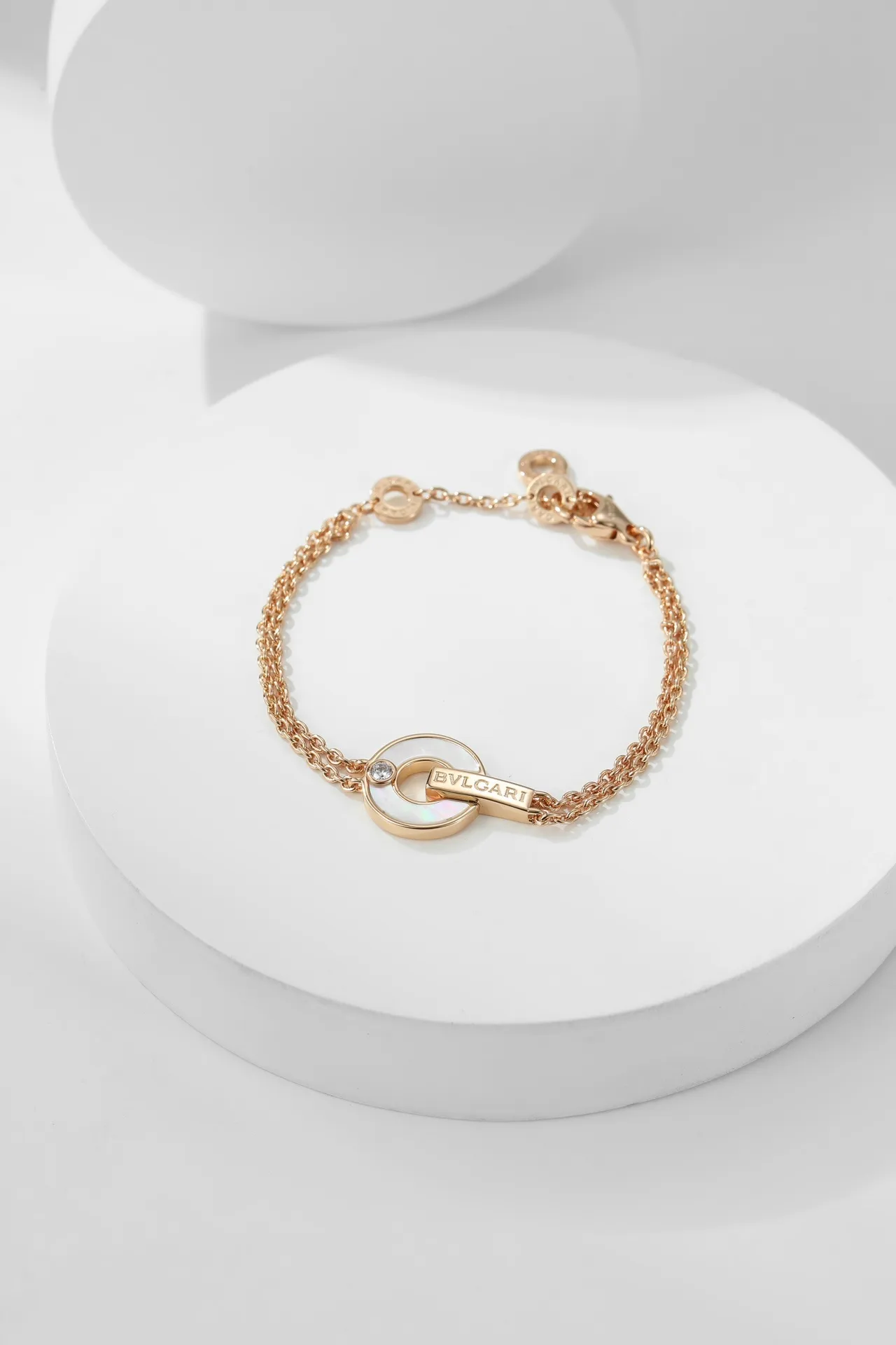 Bvlgari B.zero1 রোজ গোল্ড টোন এনামেল এবং মাদার-অফ-পার্ল ব্রেসলেট 4