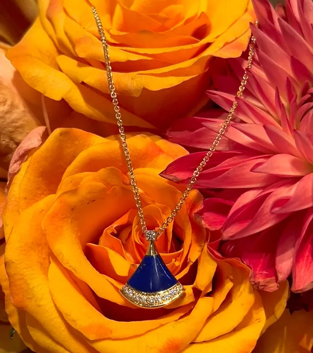 Bvlgari Divas' Dream Collier à l'émail bleu et diamants 4