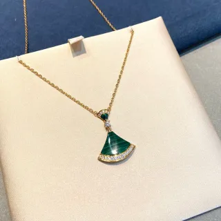 Bvlgari Divas’ Dream قلادة مروحة من المالاكايت والماس