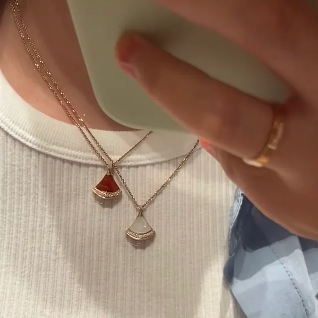 Bvlgari Divas’ Dream Red Enamel and Diamond Pendant Necklace 8