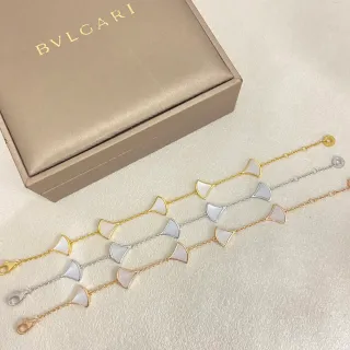 Bvlgari Divas’ Dream व्हाइट गोल्ड फैन-शेप्ड पेंडेंट मदर-ऑफ-पर्ल इनले ब्रेसलेट