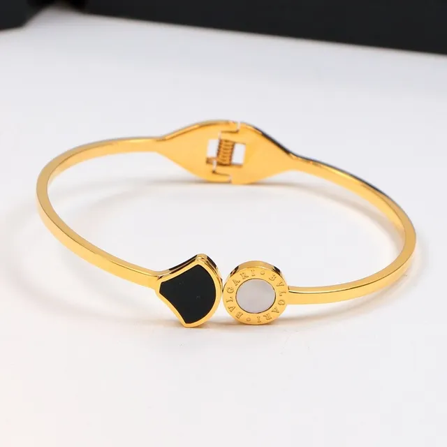 Bvlgari Bracelet Or Noir Bangle à charnière Médaillon Logo 3