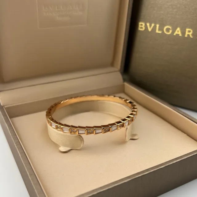 Bvlgari Bracelet Or Mère de Perle et Pierres Pavé Segmenté 5